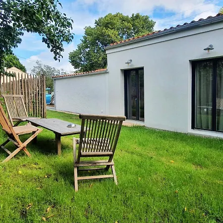 Apartment Maison Plain-pied Avec Jardin Bouguenais