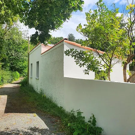 Maison Plain-pied Avec Jardin *