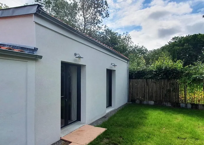 Maison Plain-pied Avec Jardin *